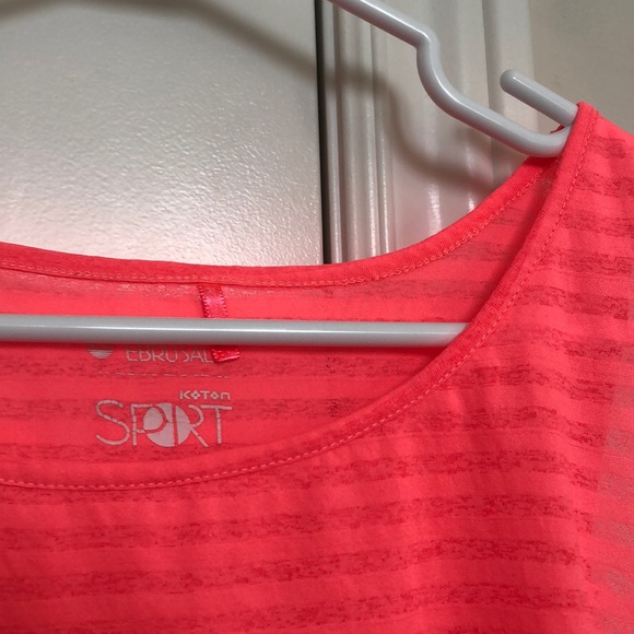 crop top tee - Picture 2 of 2